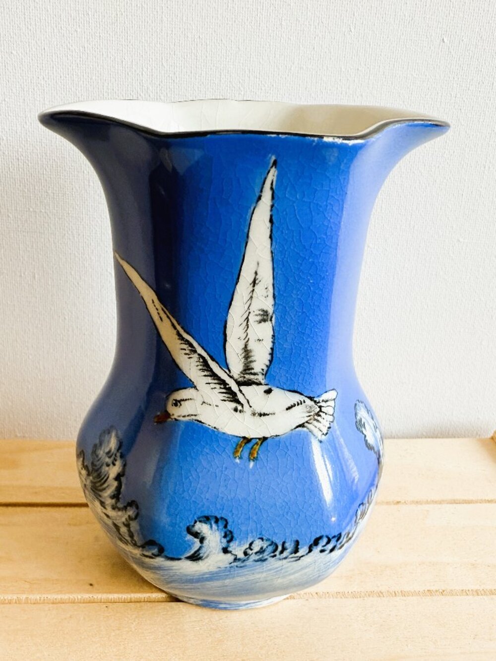 Antique Green and Co Seagull Brush Pot or Holder